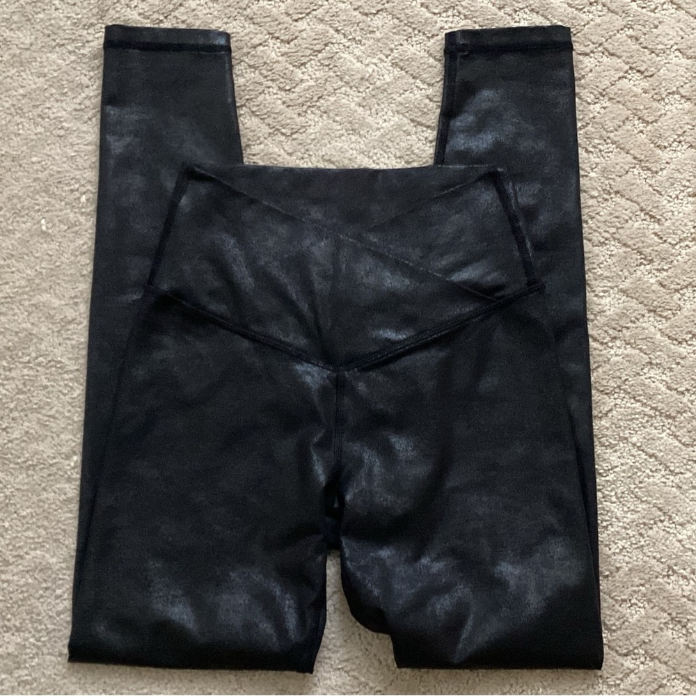OFFLINE by AE IE LADIES FAUX BLACK LEATHER LEGGINGS SIZE PETITE SMALL